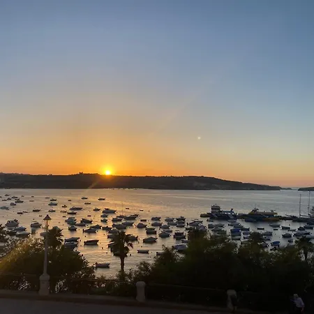 Bugibba Modern Spacious 2 Bedroom With Parking Apartmán *