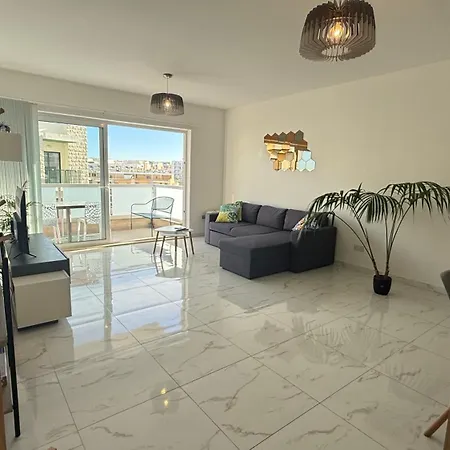 Apartmán Bugibba Modern Spacious 2 Bedroom With Parking