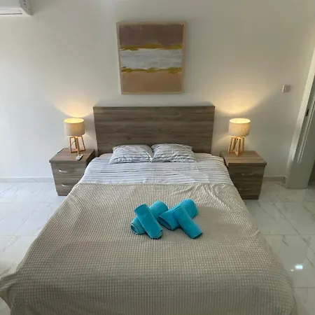 Apartmán Bugibba Modern Spacious 2 Bedroom With Parking