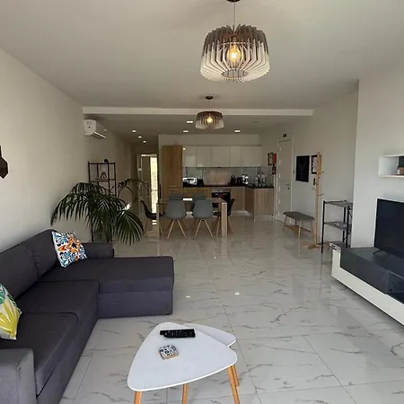 Bugibba Modern Spacious 2 Bedroom With Parking *