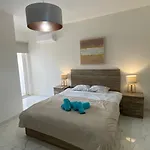 Bugibba Modern Spacious 2 Bedroom With Parking *