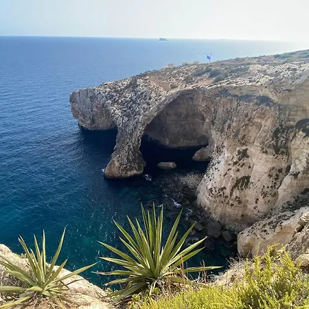 Bugibba Modern Spacious 2 Bedroom With Parking