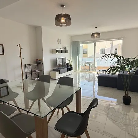 Bugibba Modern Spacious 2 Bedroom With Parking Apartament *