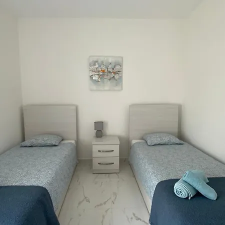 Bugibba Modern Spacious 2 Bedroom With Parking Apartment