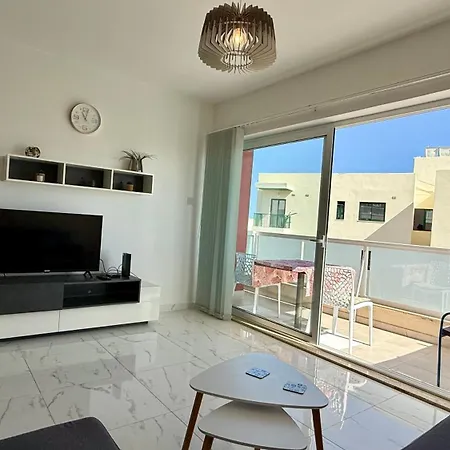 アパート Bugibba Modern Spacious 2 Bedroom With Parking *