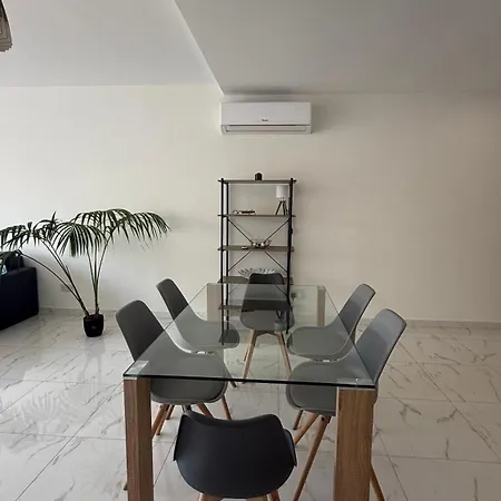 Bugibba Modern Spacious 2 Bedroom With Parking アパート *