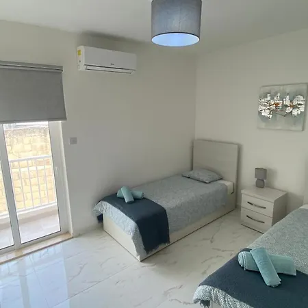 アパート Bugibba Modern Spacious 2 Bedroom With Parking *