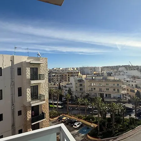 Bugibba Modern Spacious 2 Bedroom With Parking * セント・ポールズ・ベイ