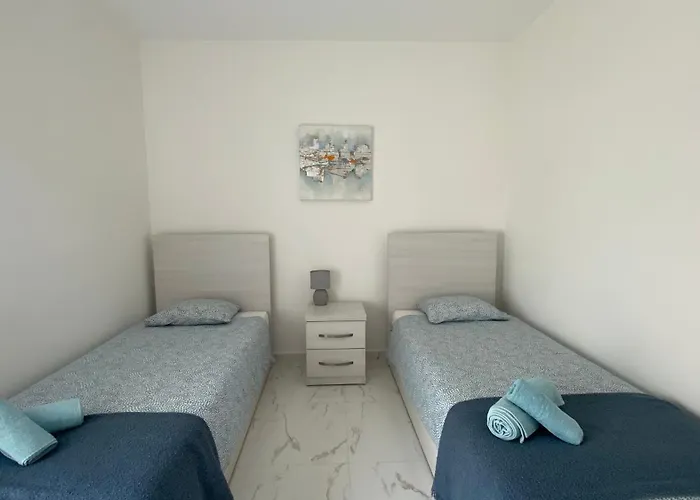 Bugibba Modern Spacious 2 Bedroom With Parking Lejlighed