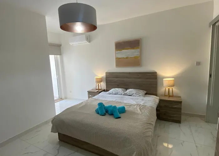 Bugibba Modern Spacious 2 Bedroom With Parking *