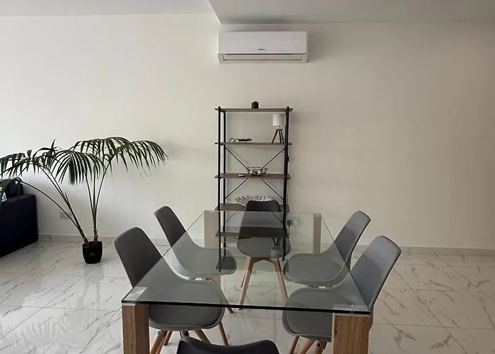 Bugibba Modern Spacious 2 Bedroom With Parking Lejlighed *