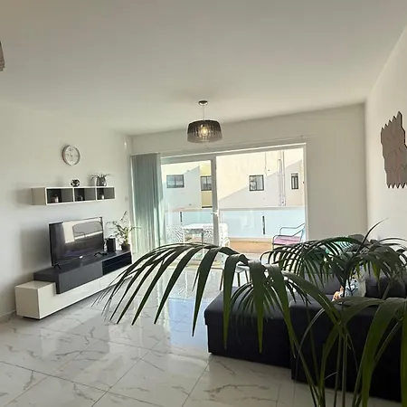 Bugibba Modern Spacious 2 Bedroom With Parking